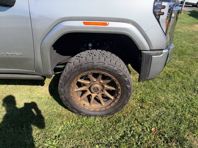 Used 2025 GMC Sierra 2500 Denali w/ Denali Reserve Package AWD/4WD image 16