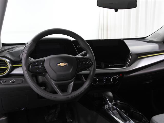 Used 2025 Chevrolet Trax LT image 6
