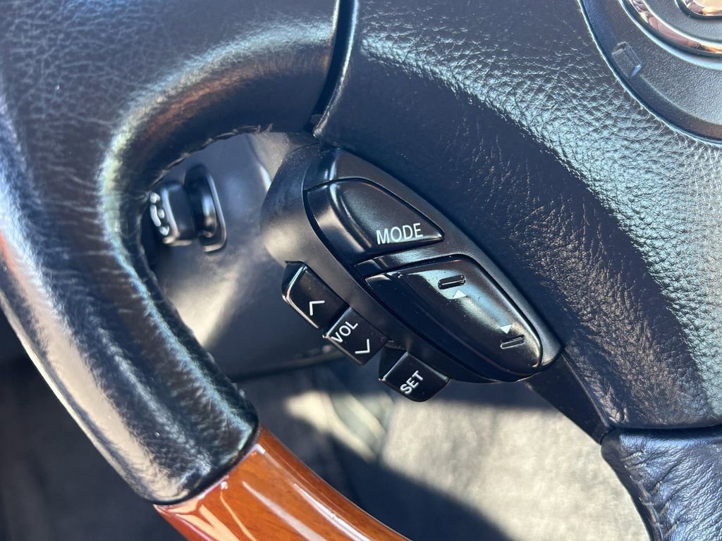 Used 2004 Lexus SC 430 Convertible image 21