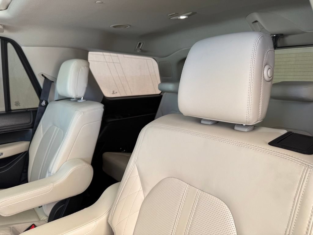 Used 2019 Ford Expedition Platinum RWD image 19