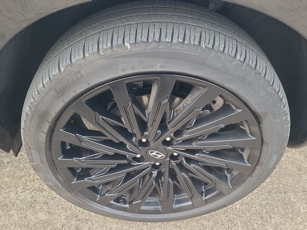 Used 2025 Hyundai Santa Fe Calligraphy image 10