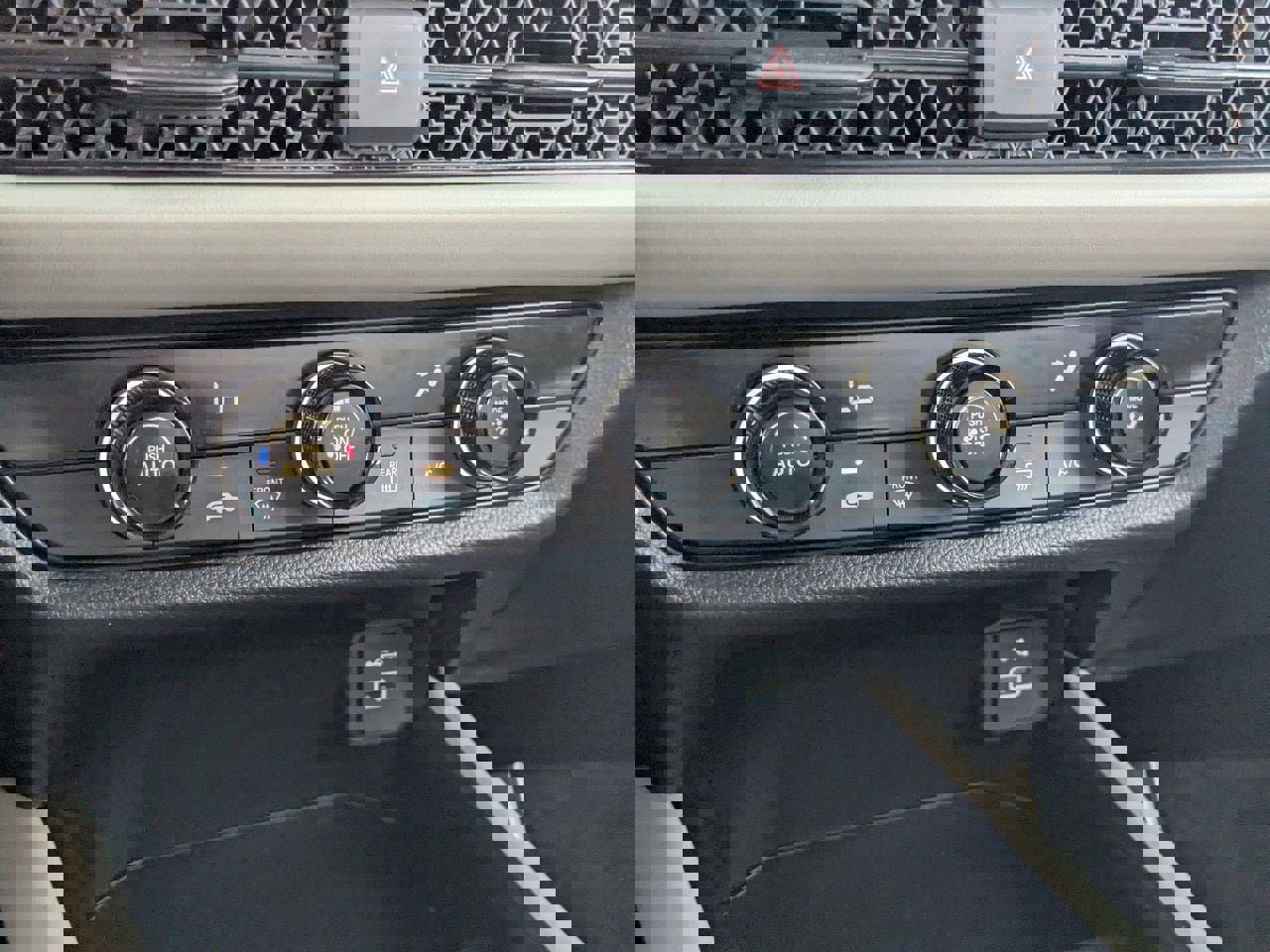 Used 2023 Honda HR-V LX image 26