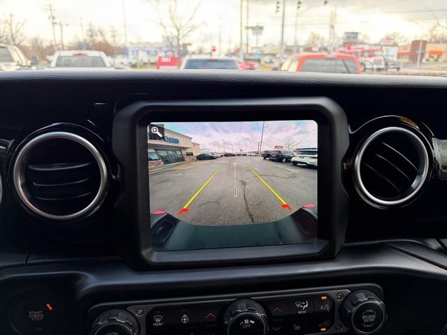 Used 2022 Jeep Gladiator Rubicon w/ LED Lighting Group AWD/4WD image 30