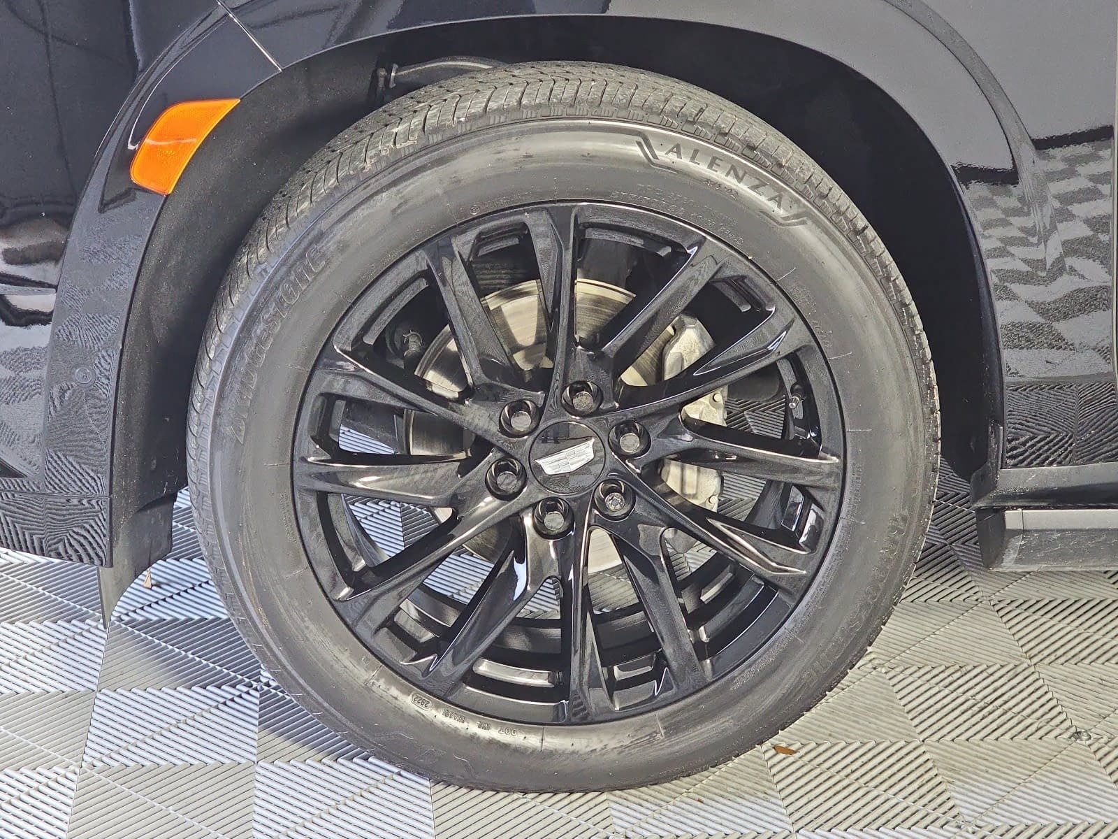 Used 2023 Cadillac Escalade ESV Sport Platinum w/ LPO, ONYX Package AWD/4WD image 10