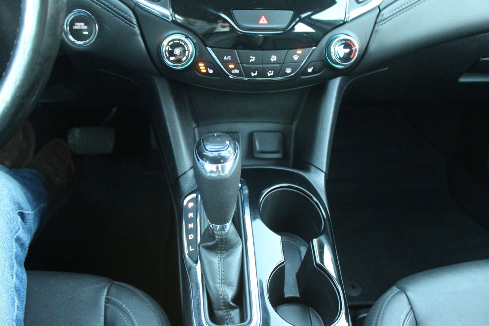 Used 2017 Chevrolet Cruze Premier image 26