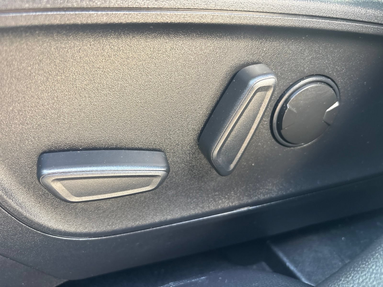Used 2023 Ford Escape Platinum AWD/4WD image 15