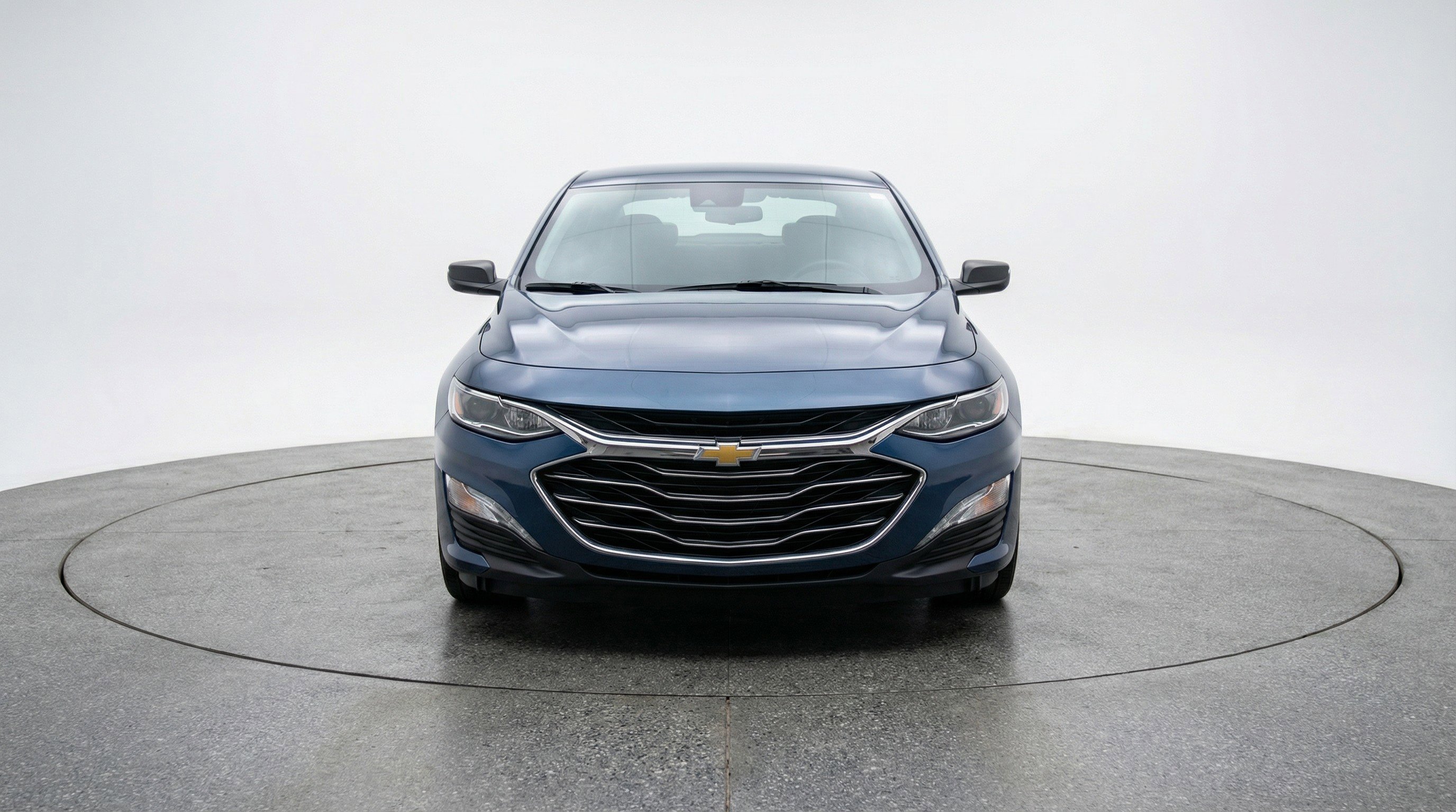 Used 2024 Chevrolet Malibu LT image 2