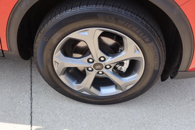 Certified 2025 Ford Escape ST-Line Select AWD/4WD image 8