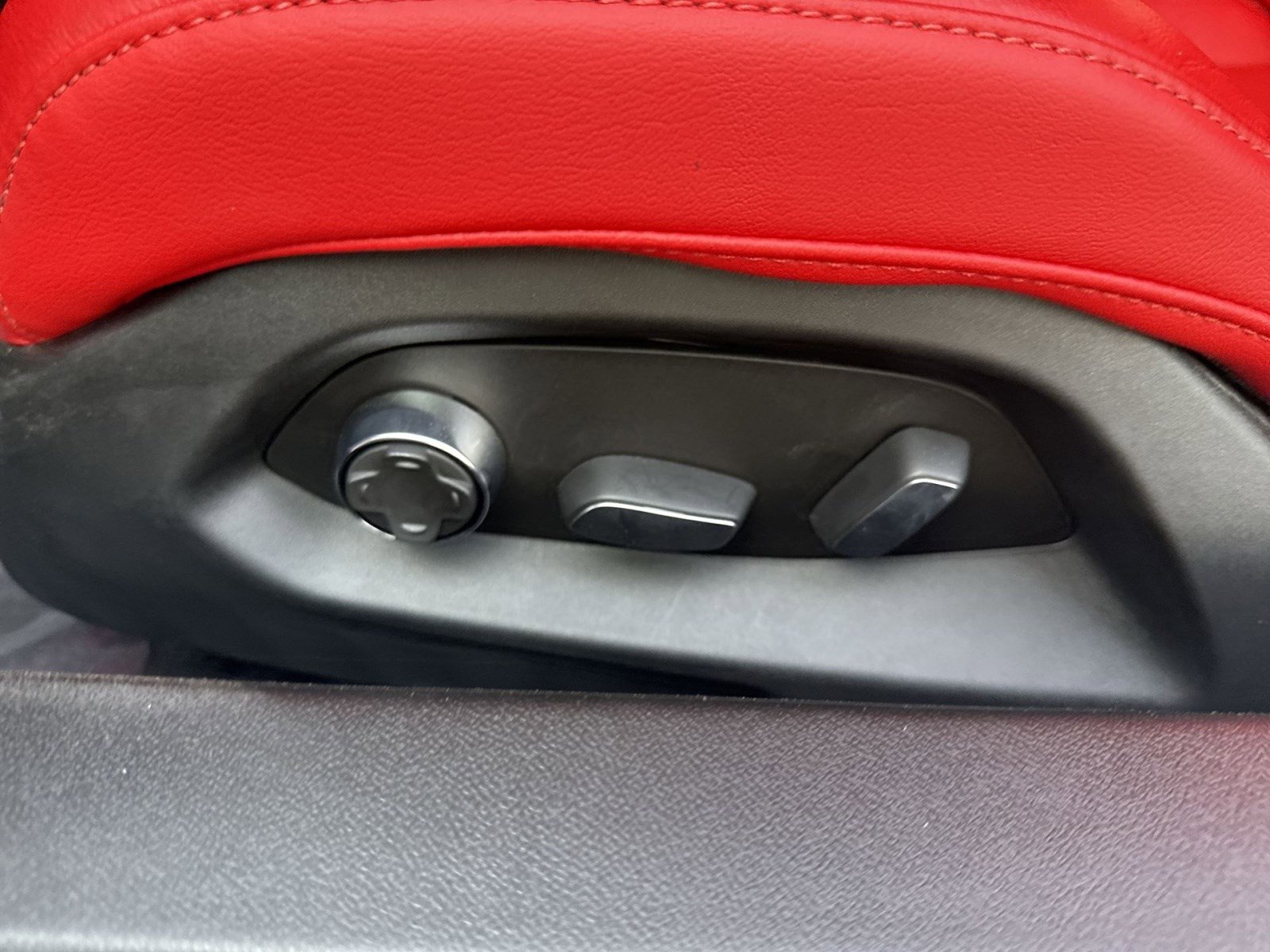 Used 2022 Chevrolet Corvette Stingray Premium Conv w/ Z51 Performance Package RWD image 14