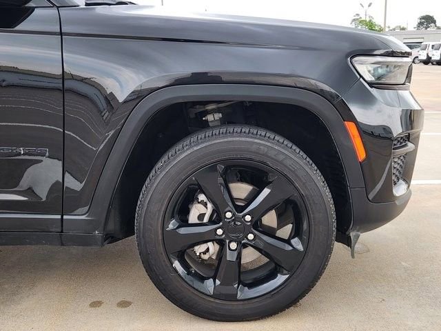 Used 2023 Jeep Grand Cherokee Altitude image 8