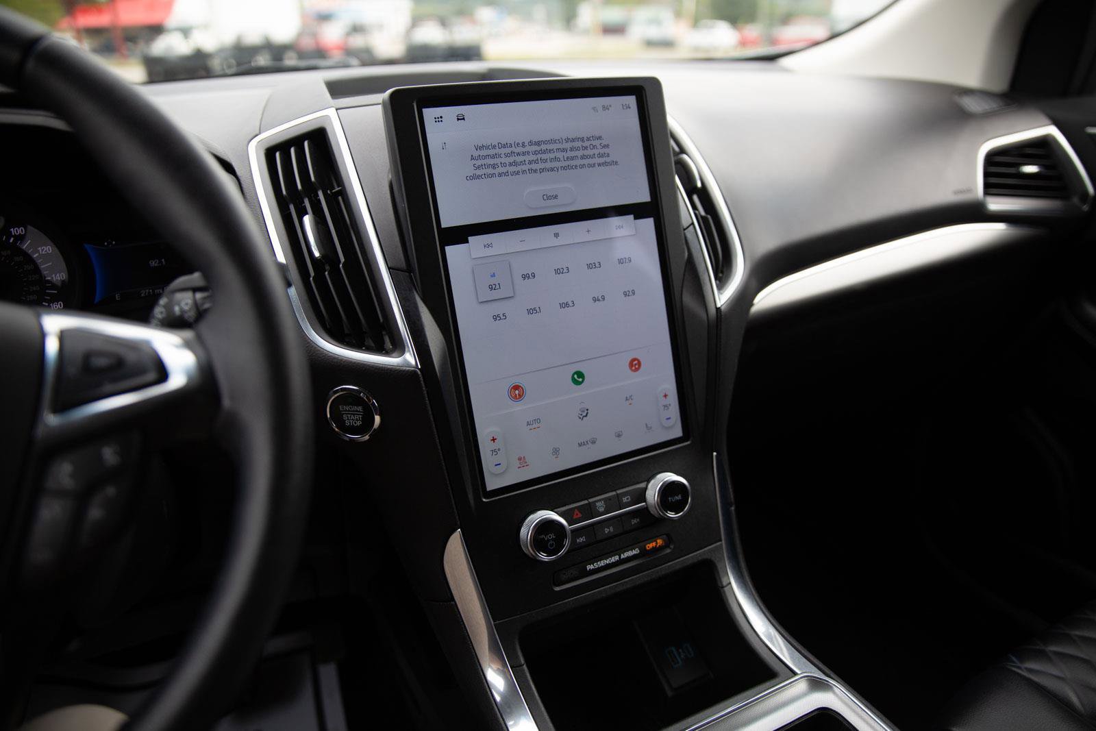 Used 2024 Ford Edge Titanium image 14