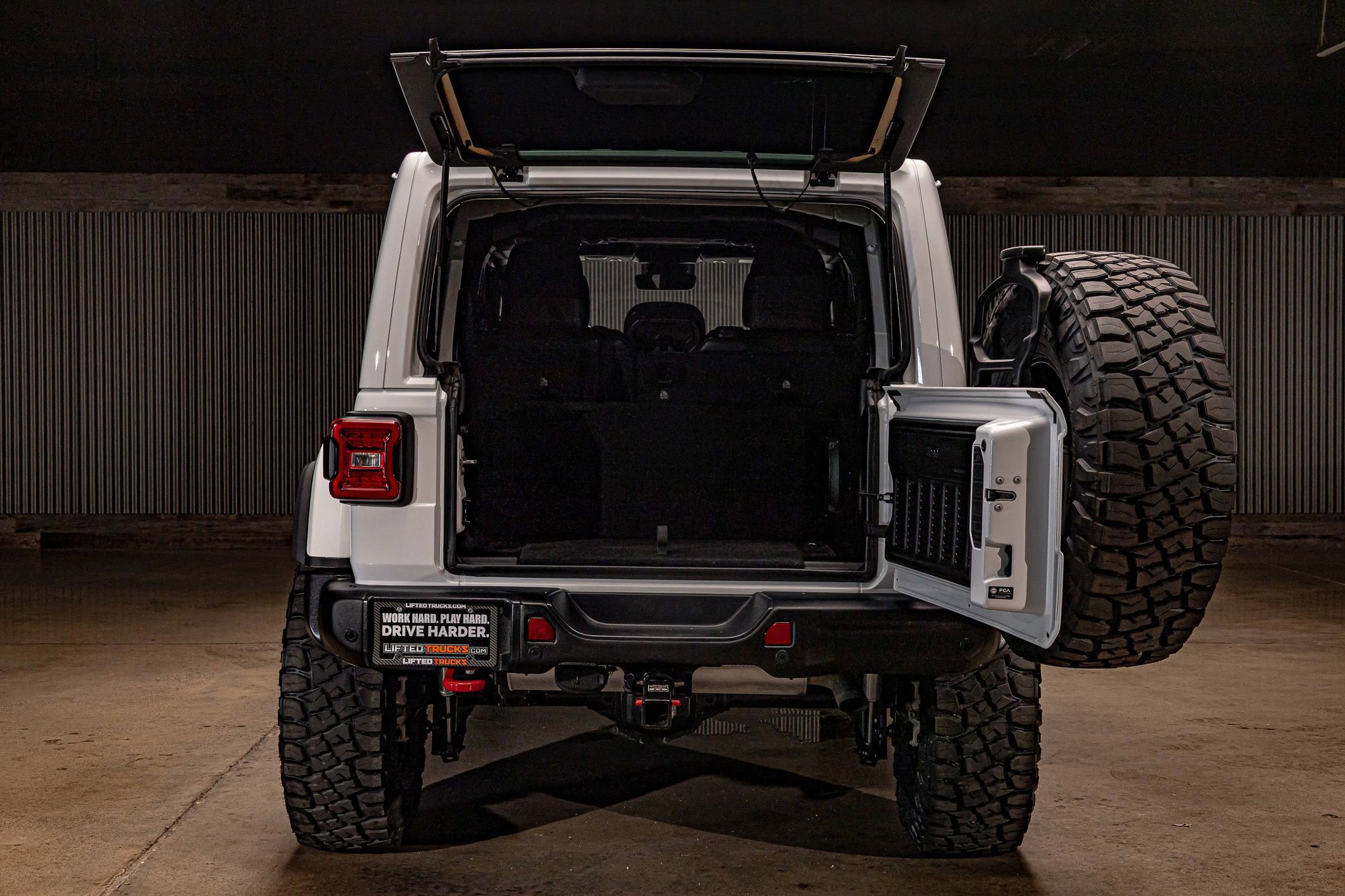Used 2024 Jeep Wrangler Unlimited Rubicon AWD/4WD image 9