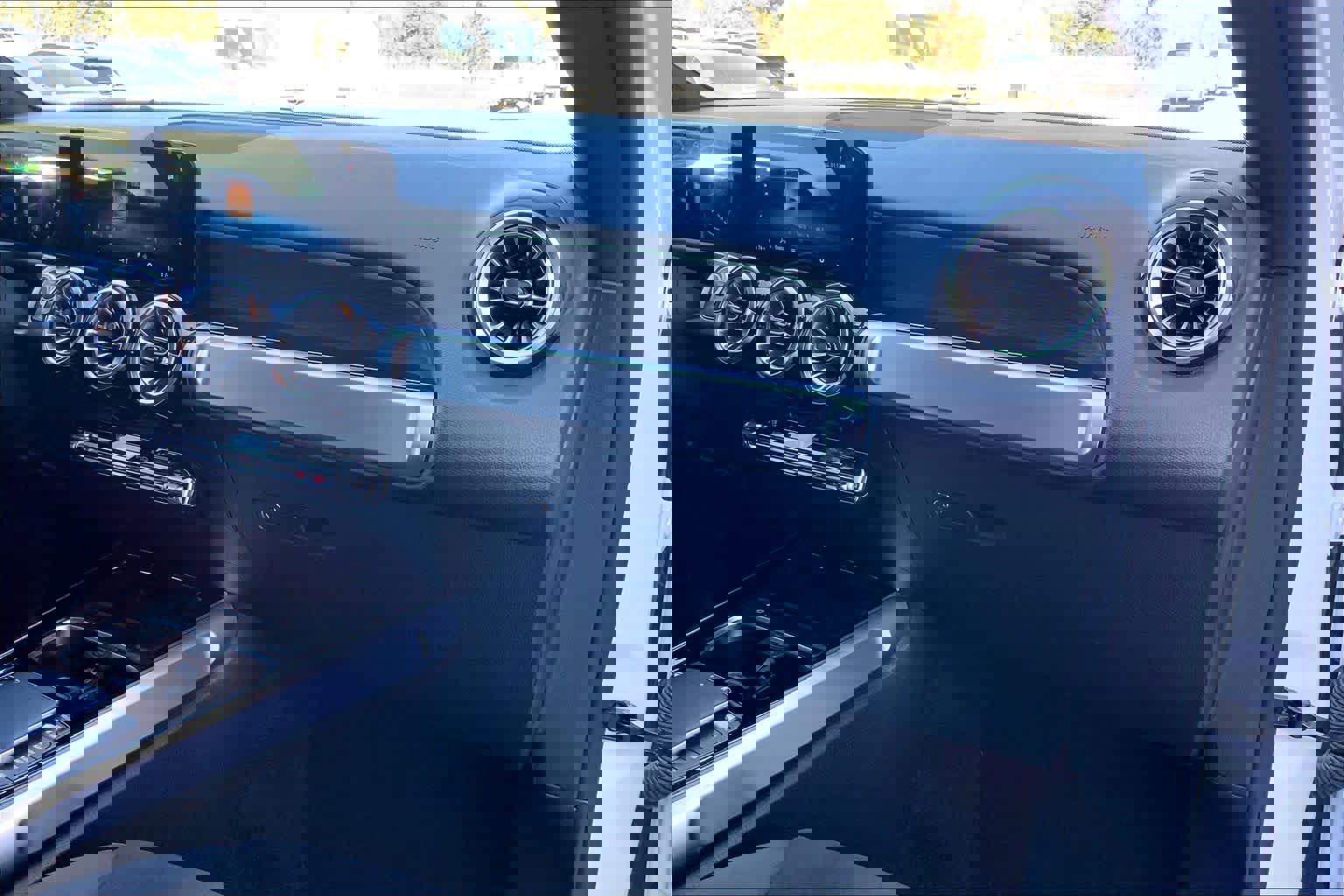 Used 2022 Mercedes-Benz GLB 250 image 16