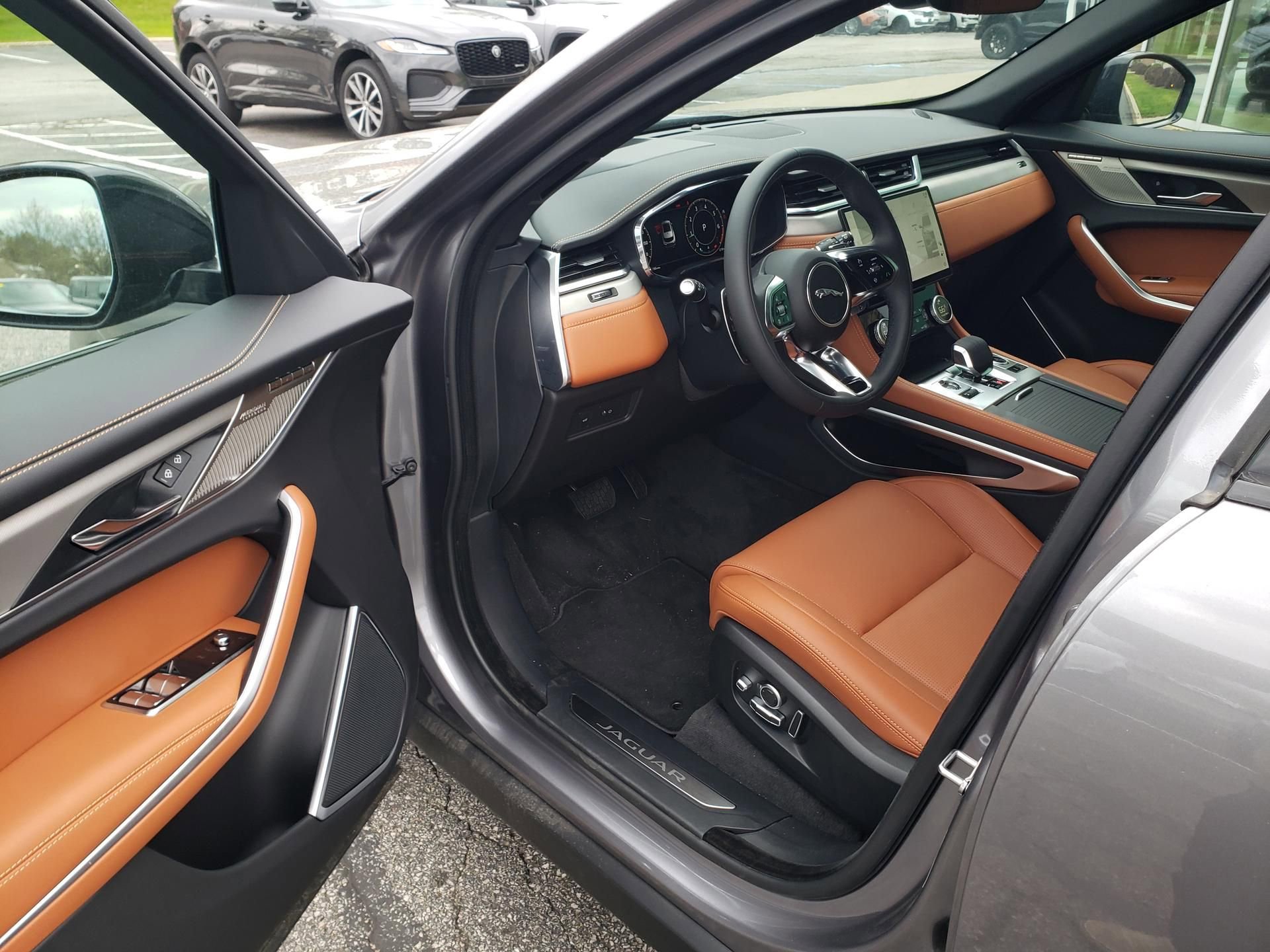 New 2026 Jaguar F-PACE R-Dynamic S AWD/4WD image 9