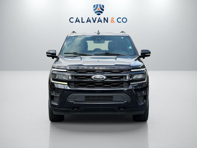 Used 2023 Ford Expedition Limited AWD/4WD image 2
