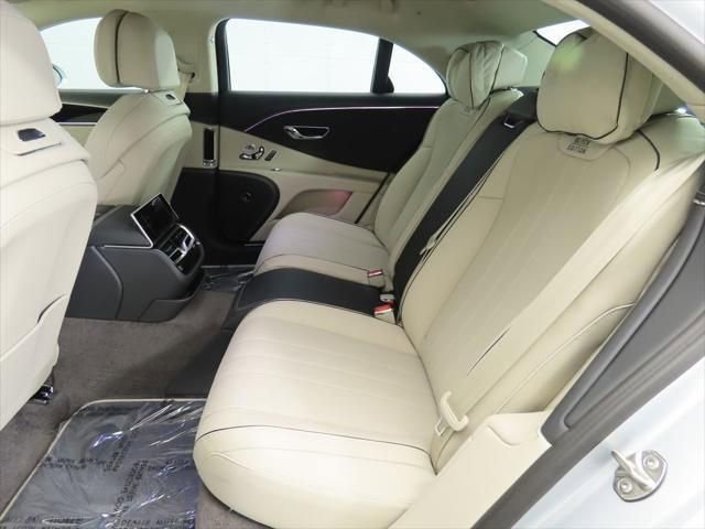 Used 2025 Bentley Flying Spur Plug-In Hybrid AWD/4WD image 21