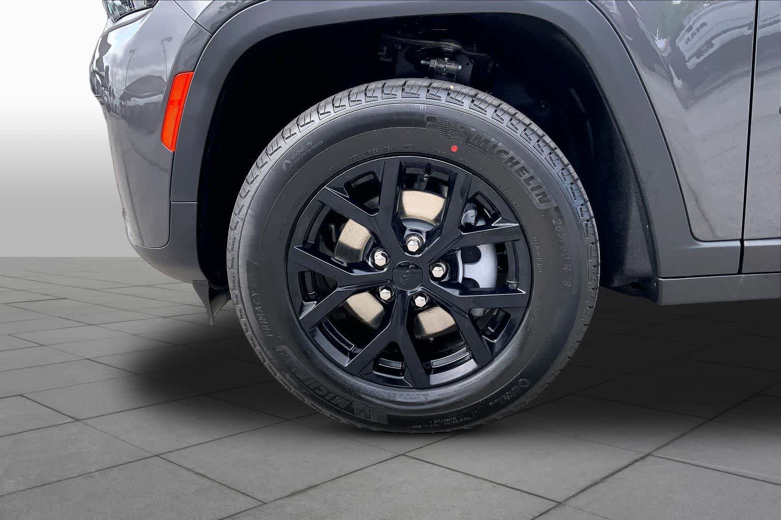 New 2026 Jeep Grand Cherokee Altitude AWD/4WD image 8