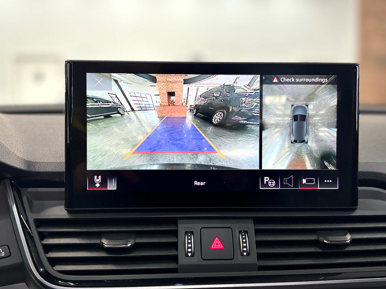 Used 2022 Audi Q5 e Prestige w/ Prestige Package image 31