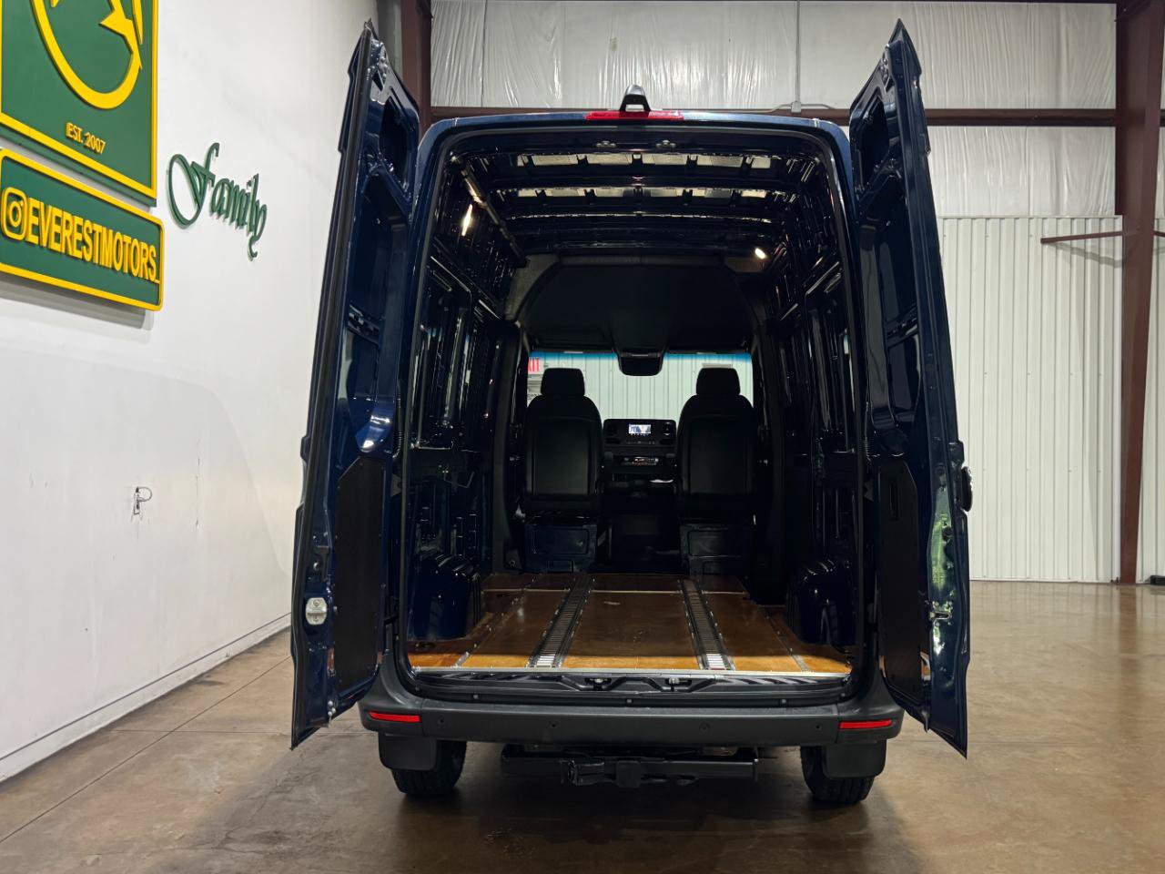 Used 2024 Mercedes-Benz Sprinter 2500 image 43