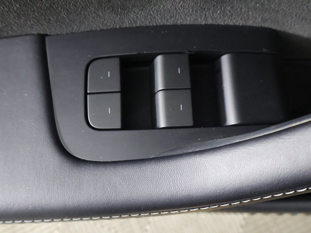 Used 2023 Tesla Model 3 Standard Range image 32