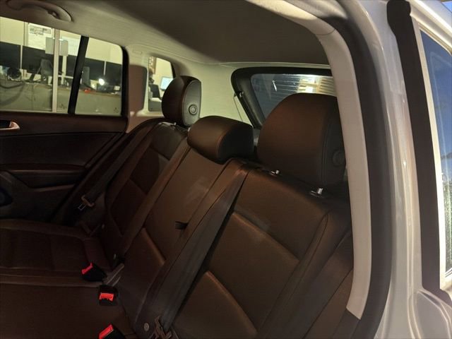 Used 2017 Volkswagen Tiguan S image 10