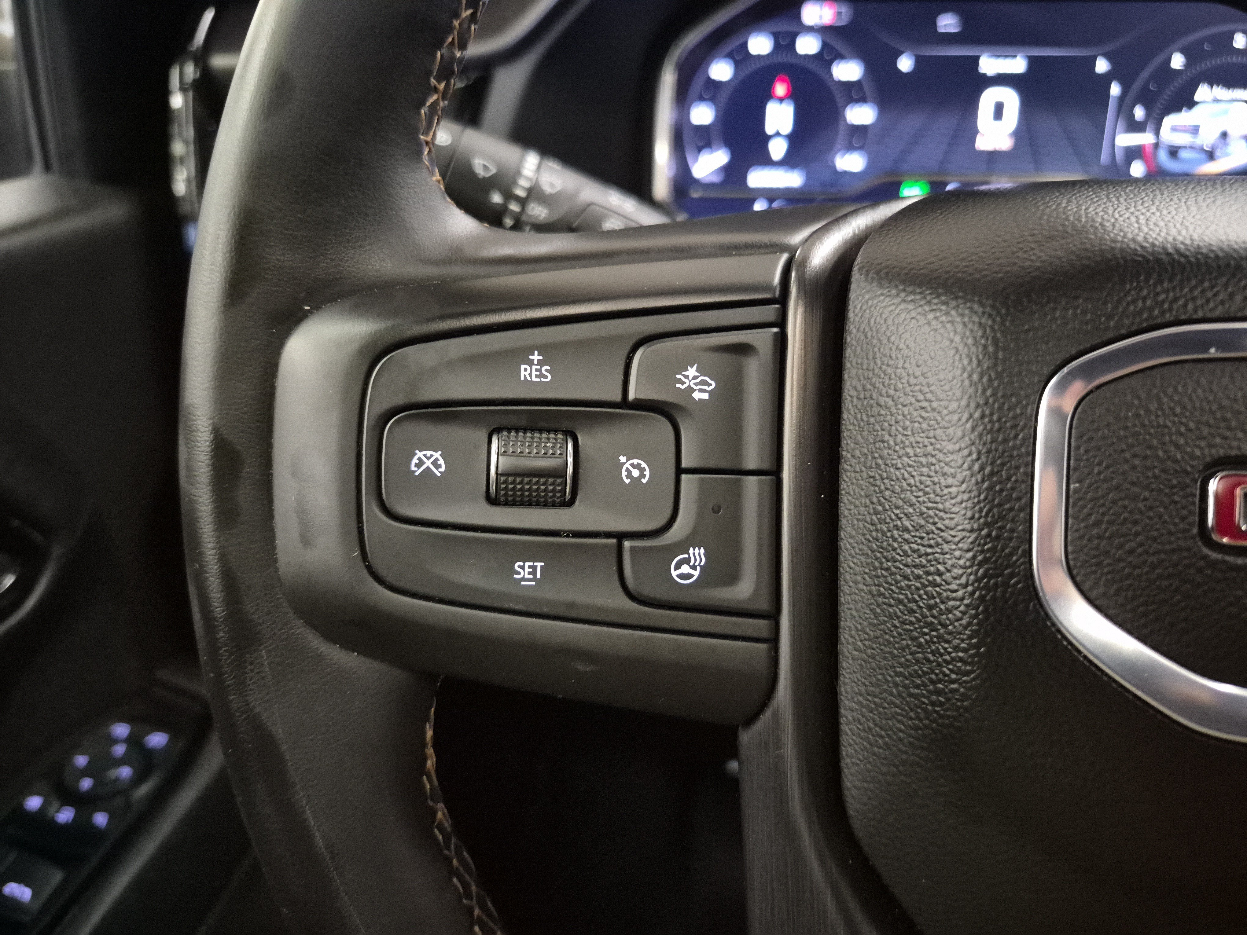 Used 2025 GMC Sierra 2500 AT4 w/ AT4 Premium Plus Package AWD/4WD image 34