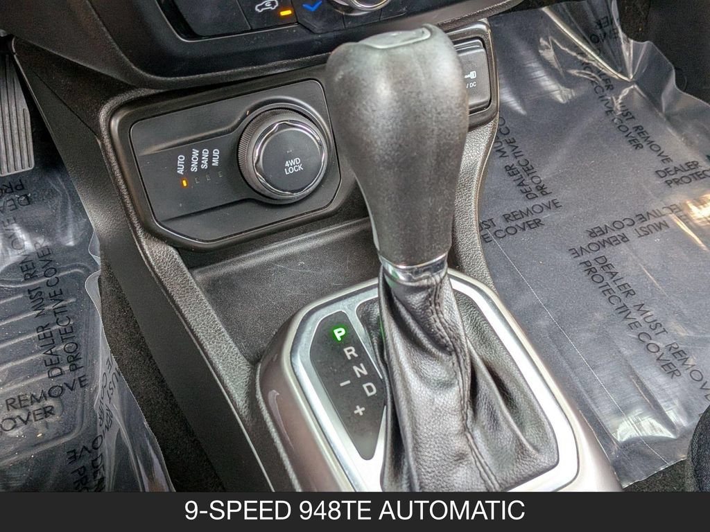 Used 2022 Jeep Renegade Latitude AWD/4WD image 20