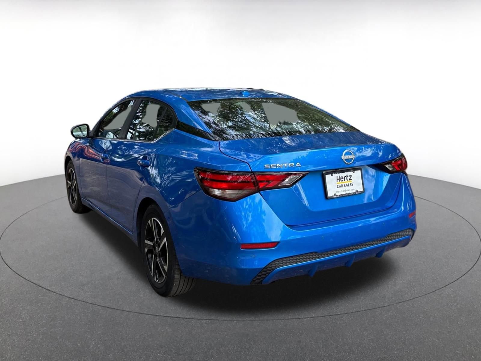 Used 2025 Nissan Sentra SV FWD image 15
