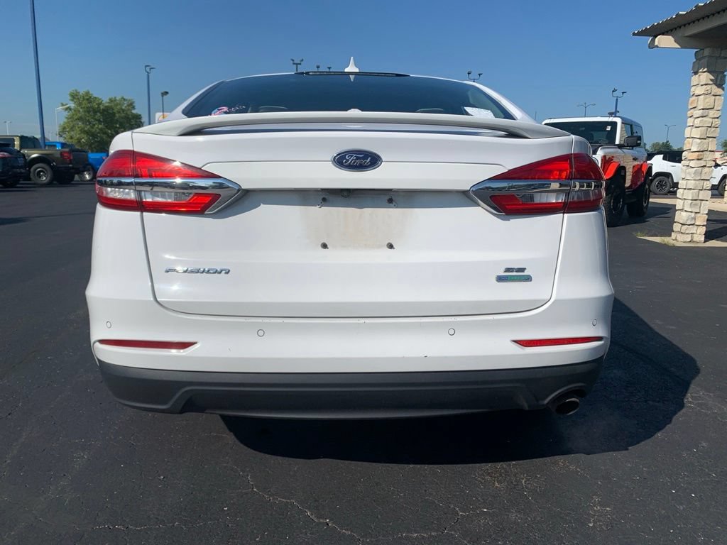 Used 2020 Ford Fusion SE w/ Equipment Group 151A FWD image 4