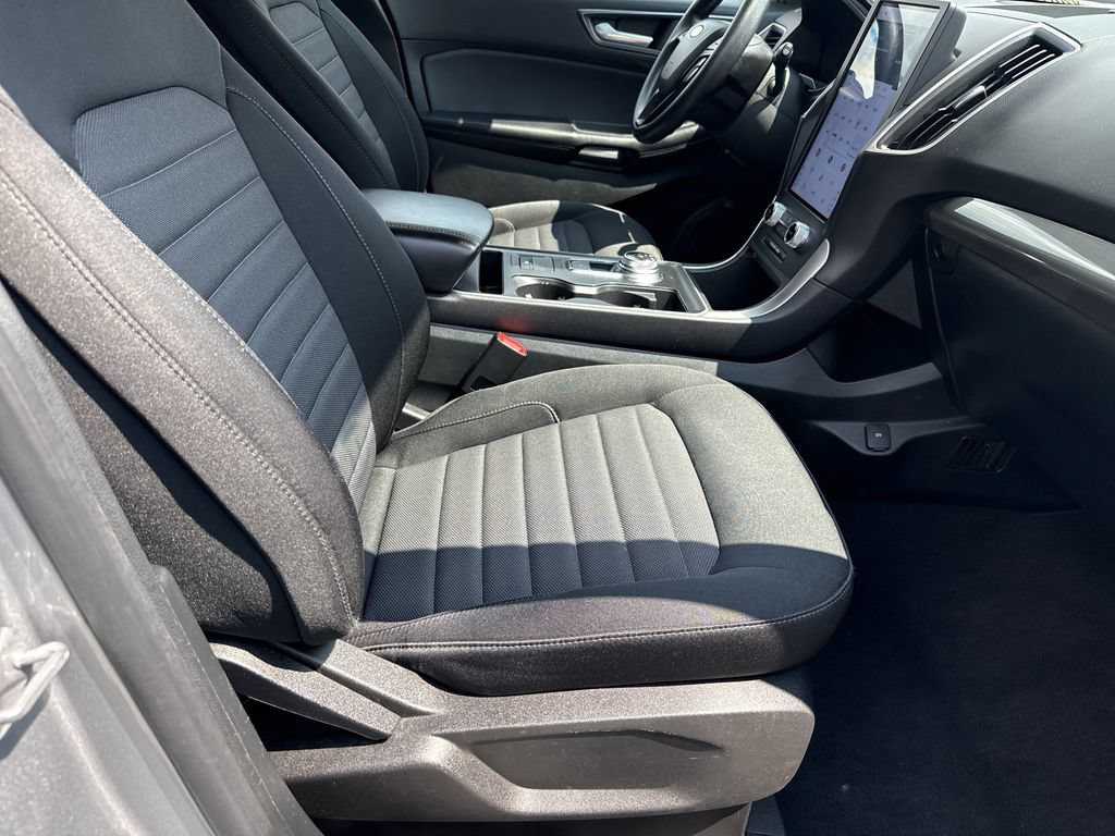 Used 2023 Ford Edge SE w/ Black Appearance Package AWD/4WD image 13