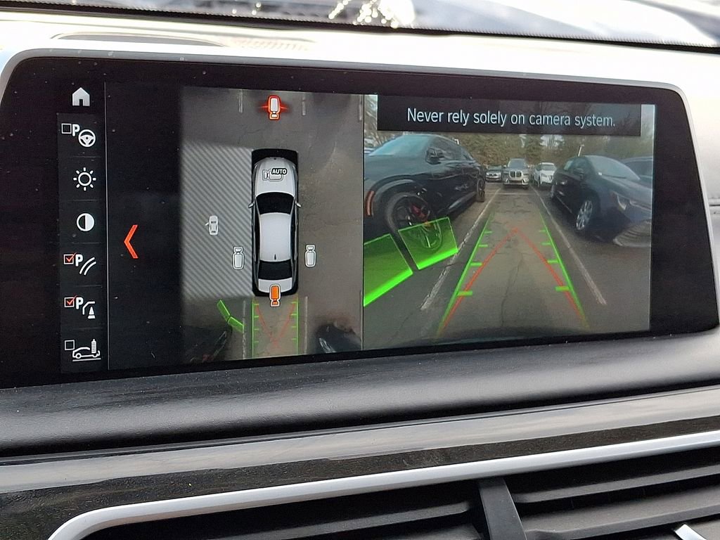 Used 2018 BMW M760i xDrive image 15