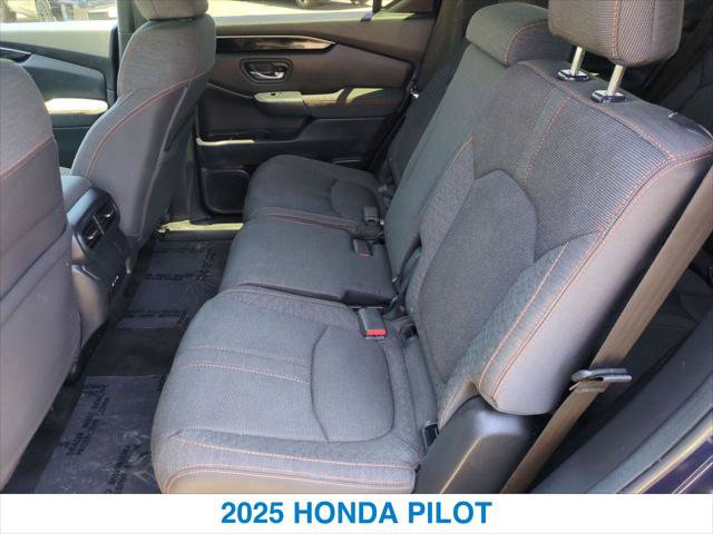Certified 2025 Honda Pilot Sport image 22