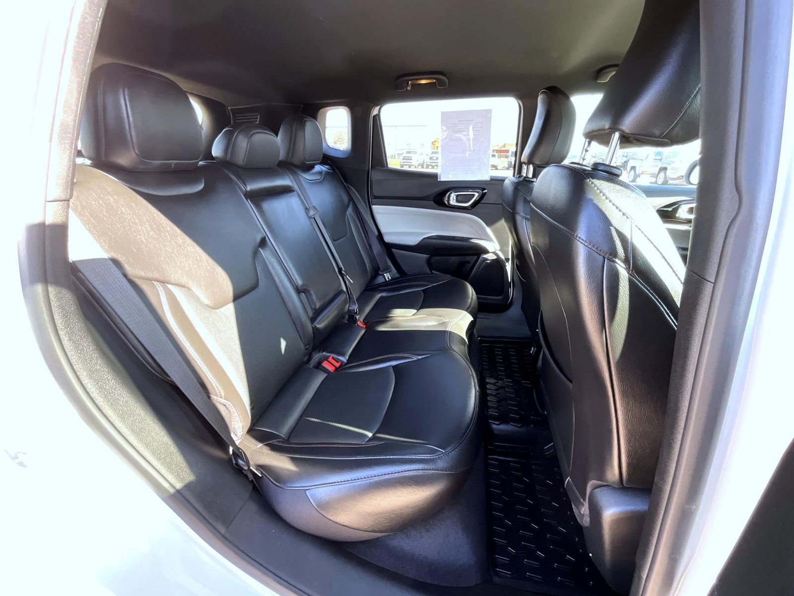 Used 2023 Jeep Compass Limited image 18