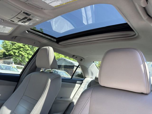 Used 2015 Toyota Camry XLE w/ Moonroof Package FWD image 24