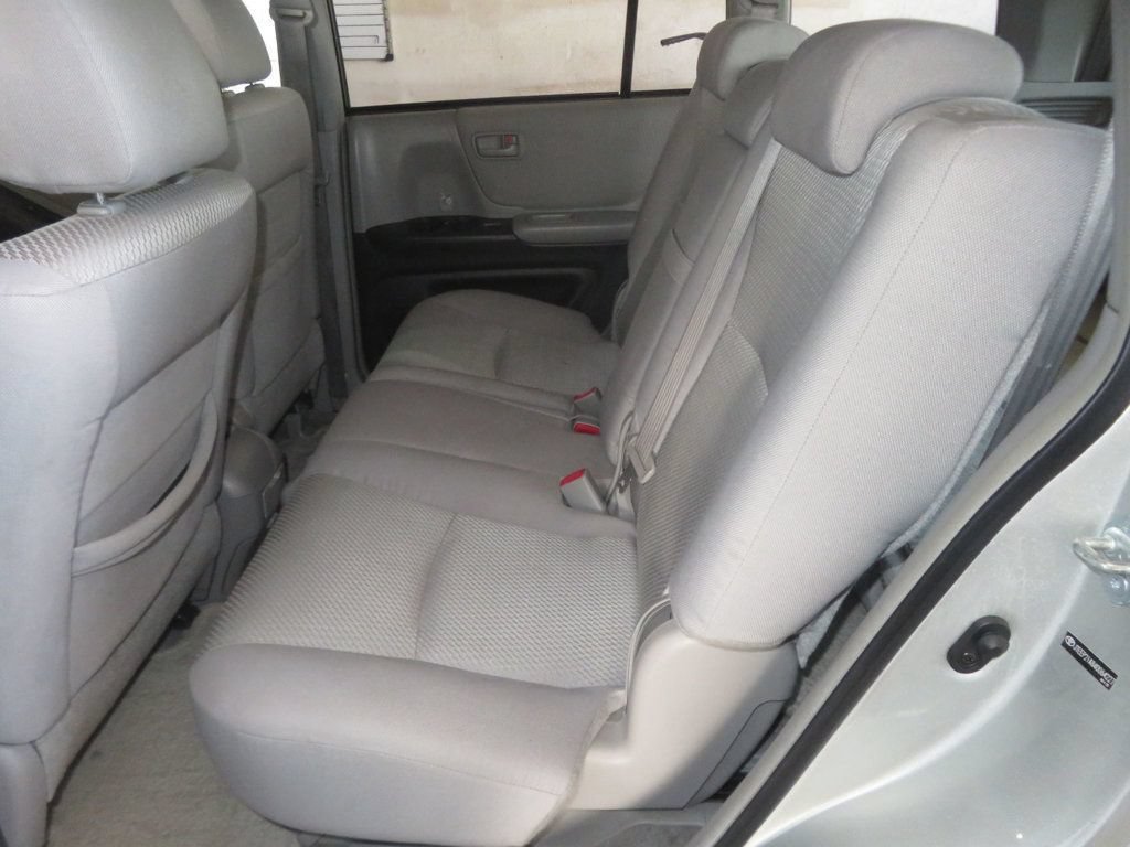 Used 2004 Toyota Highlander 4WD V6 image 21