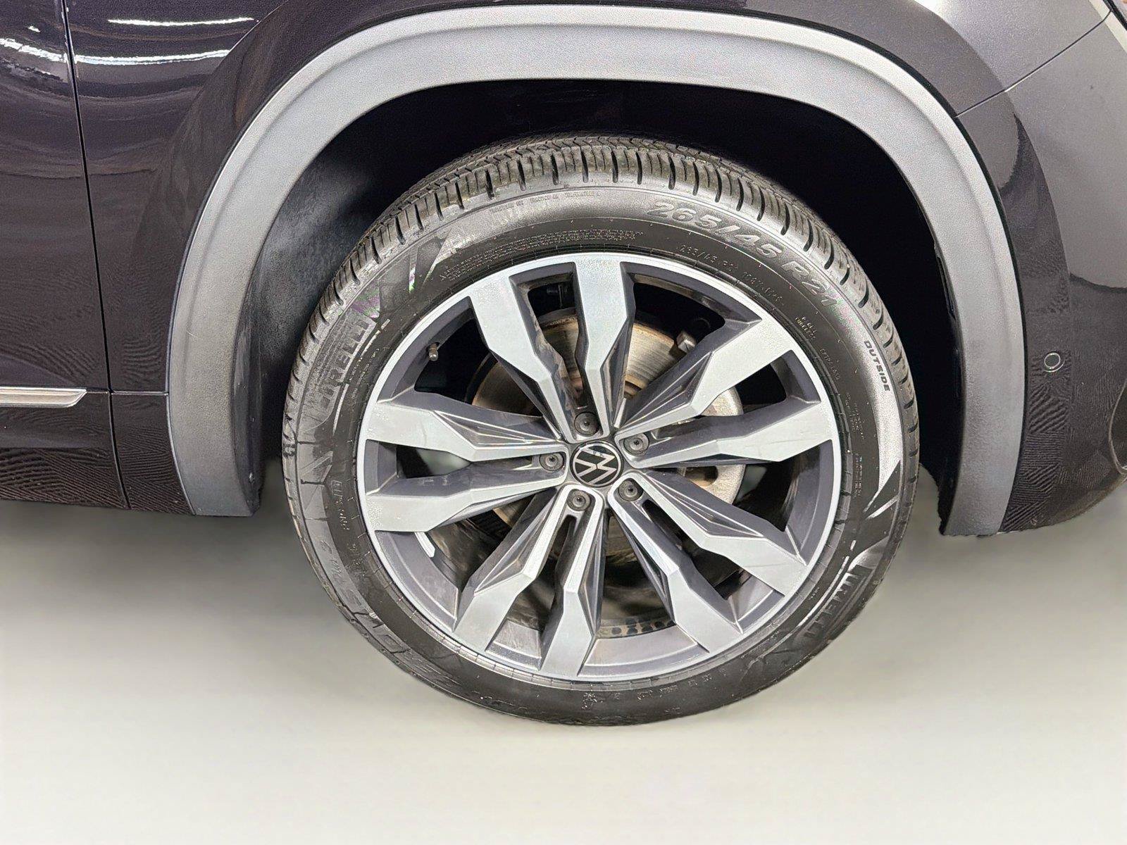 Used 2022 Volkswagen Atlas Cross Sport SEL Premium R-Line AWD/4WD image 36