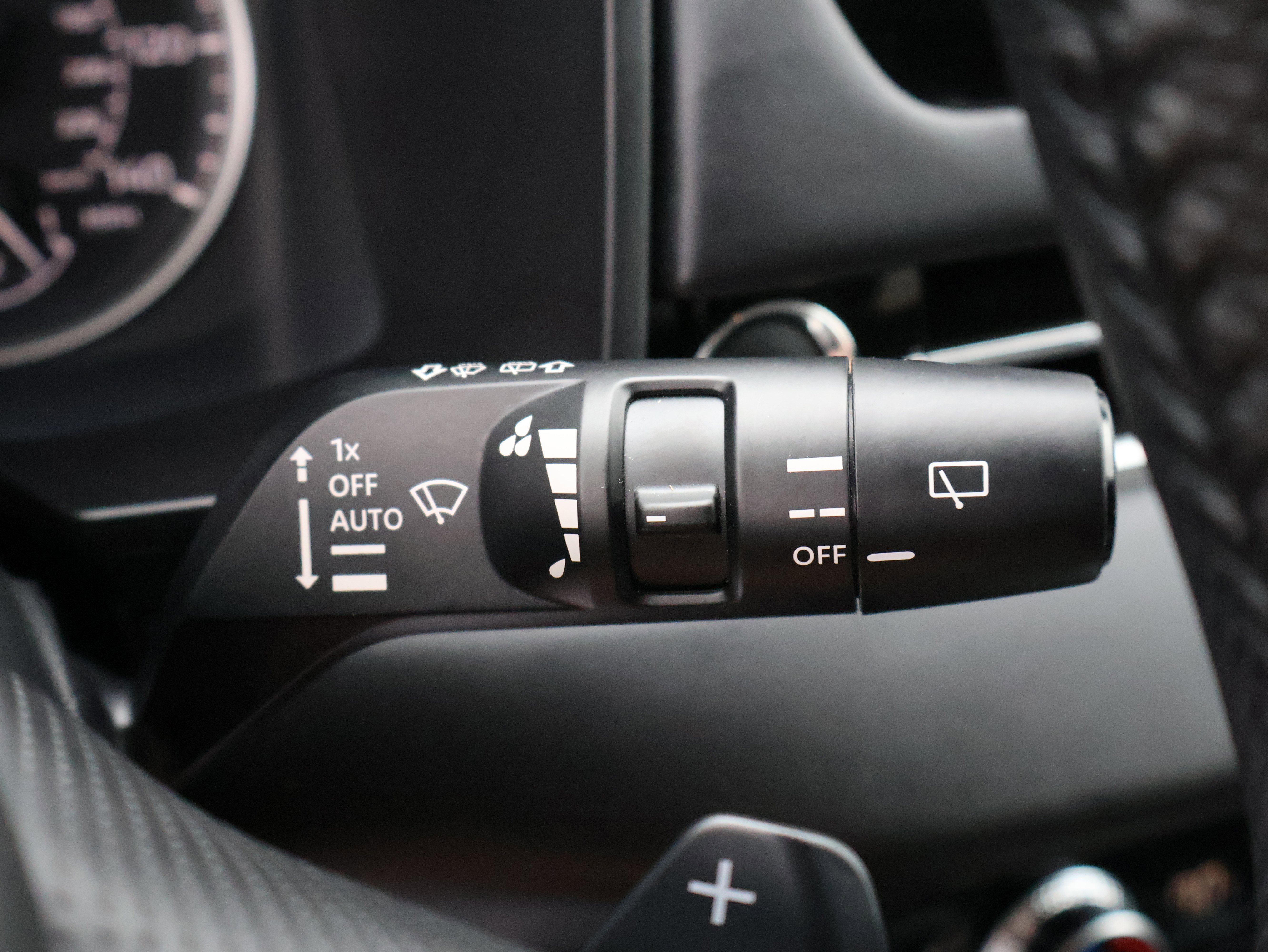 Used 2025 Mitsubishi Outlander SE image 42