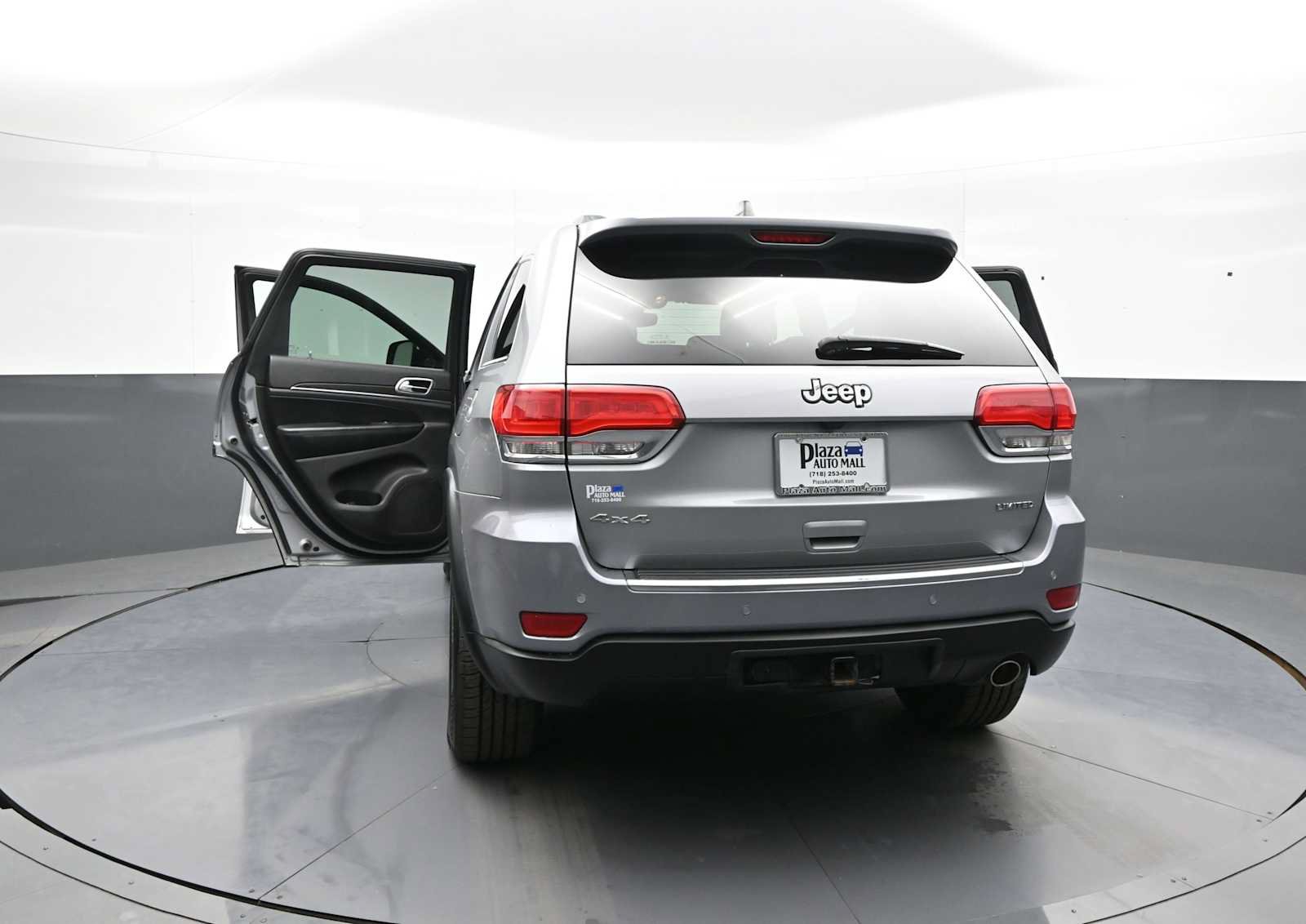Used 2018 Jeep Grand Cherokee Limited AWD/4WD image 47