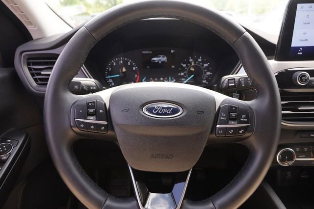 Used 2022 Ford Escape SE w/ Convenience Package FWD image 12
