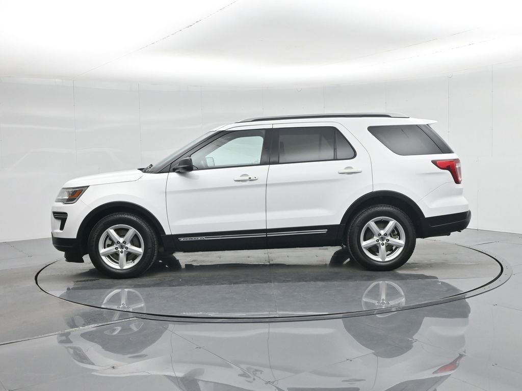 Used 2018 Ford Explorer XLT image 32