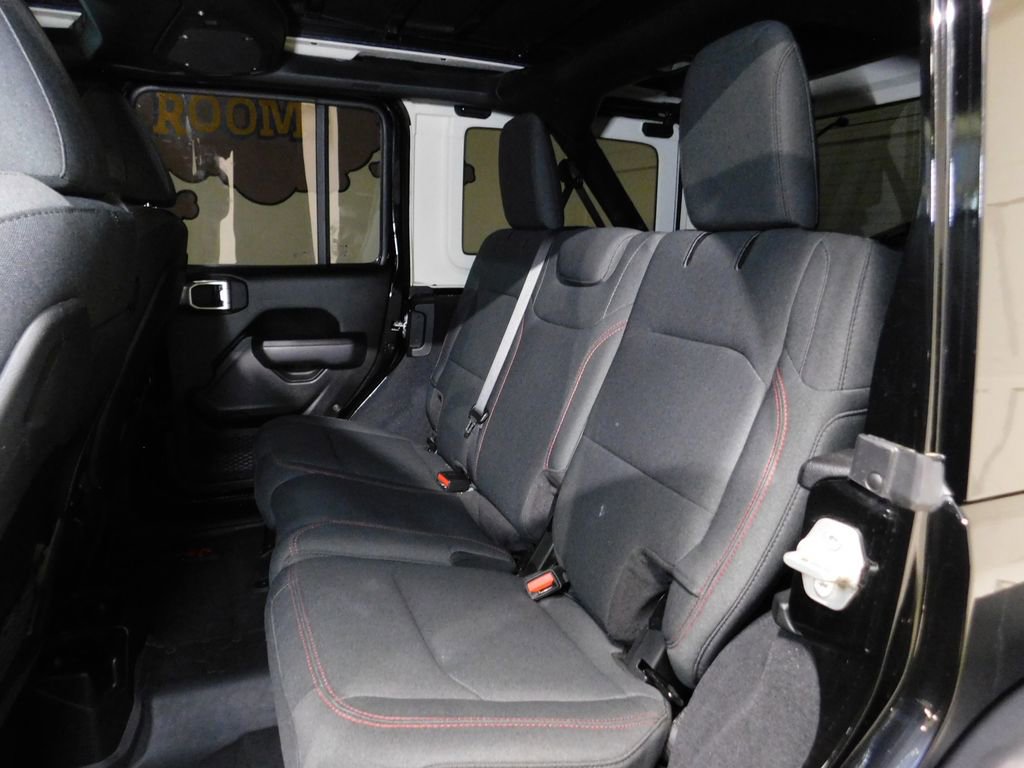 Used 2024 Jeep Wrangler Unlimited Rubicon w/ Technology Group AWD/4WD image 79