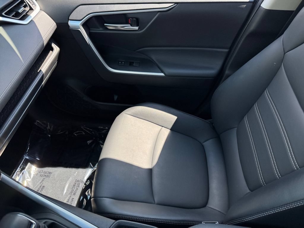 Certified 2022 Toyota RAV4 XLE Premium AWD/4WD image 30