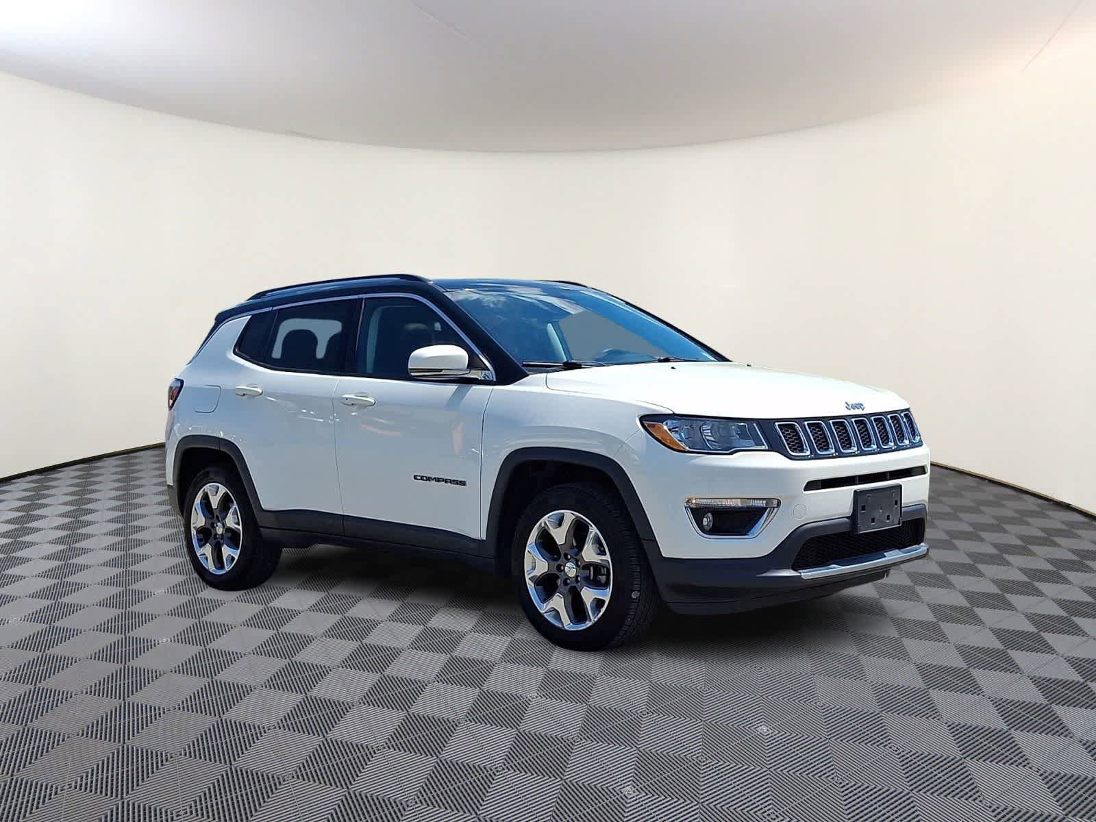 Used 2019 Jeep Compass Limited AWD/4WD image 4