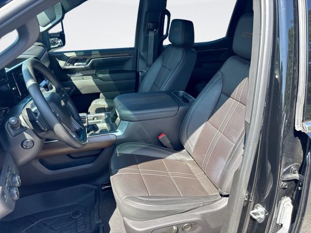 Used 2024 Chevrolet Silverado 1500 High Country w/ High Country Premium Package AWD/4WD image 11