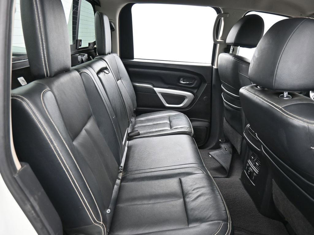 Used 2018 Nissan Titan PRO-4X w/ Pro-4x Convenience Package image 16