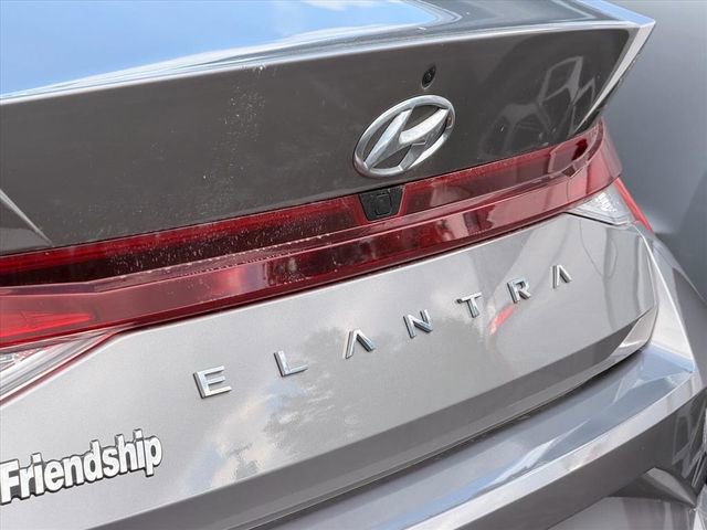 Used 2023 Hyundai Elantra SEL FWD image 19
