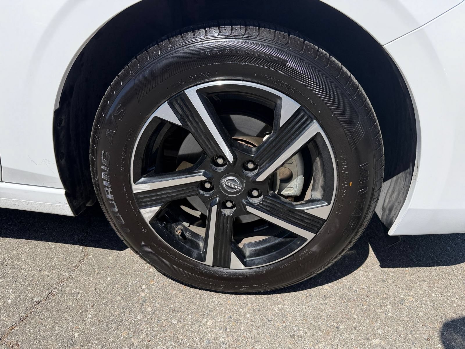 Used 2025 Nissan Sentra SV FWD image 27