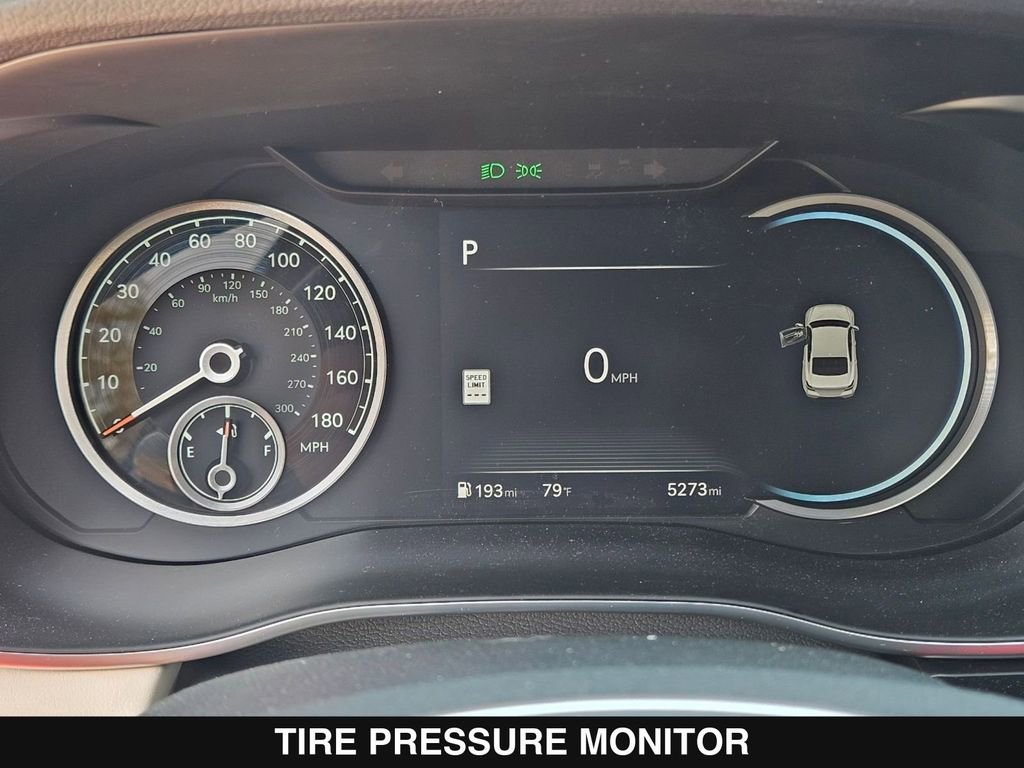 Used 2026 Genesis G70 2.5T image 13