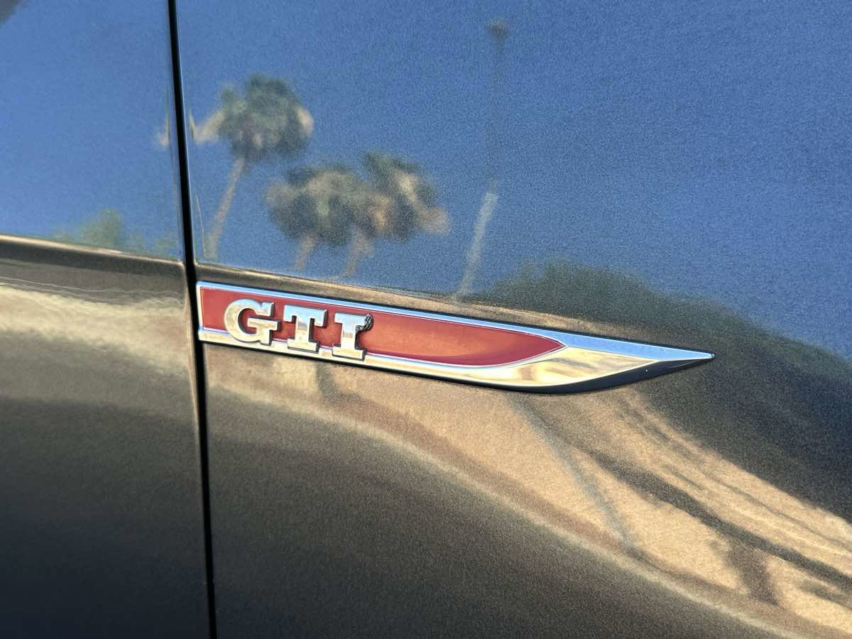 Used 2015 Volkswagen GTI SE FWD image 48