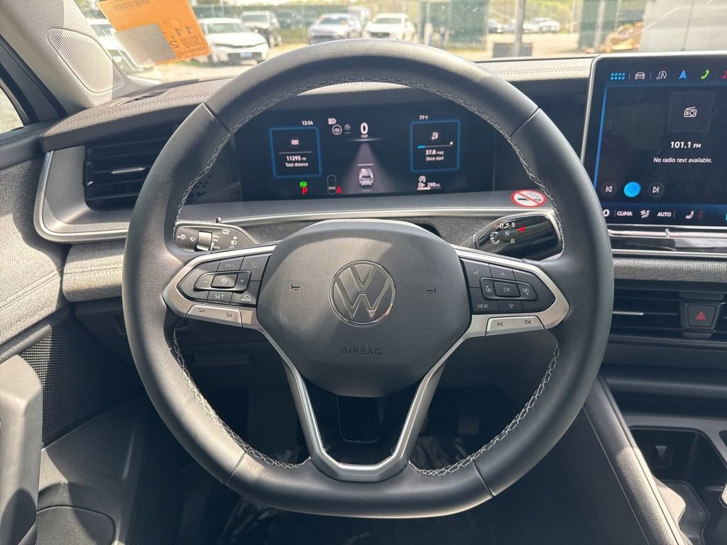 Used 2025 Volkswagen Tiguan S image 18